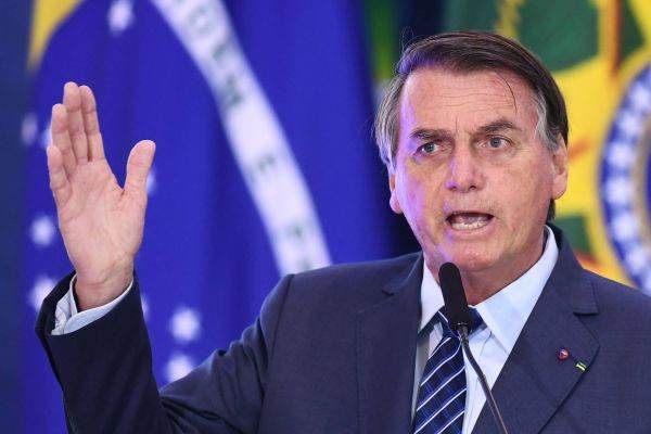 Platforma YouTube a suspendat pentru o săptămână canalul preşedintelui brazilian Jair Bolsonaro