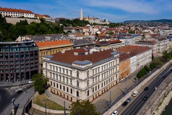 Banca Internaţională de Investiţii creşte susţinerea pentru domeniile comerţ şi agricultură în România