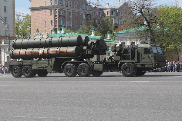 Rusia a început să furnizeze Indiei sisteme de rachete de apărare antiaeriană S-400, în pofida riscului de sancţiuni