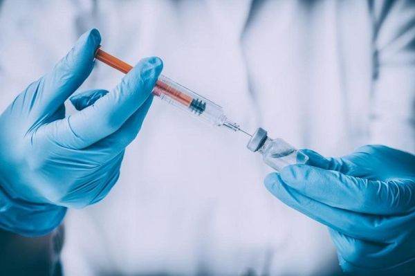 AUR solicită Parchetului European să investigheze modul în care s-a făcut contractarea vaccinurilor anti-COVID-19