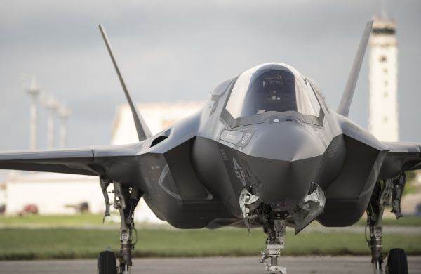 Finlanda comandă 64 de avioane de luptă F-35 de la Lockheed Martin