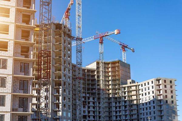 Volumul lucrărilor de construcţii a scăzut cu 2%, în primele 10 luni din 2021