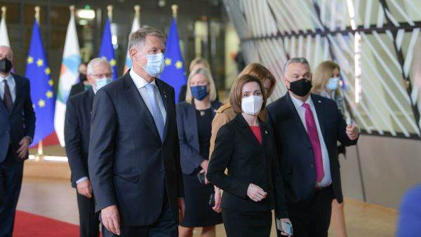 Klaus Iohannis şi Maia Sandu (sursa foto: Administraţia Prezidenţială)