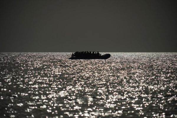 ONG-ul german Sea-Watch a salvat 100 de migranţi din Mediterana