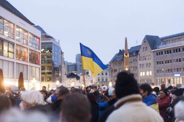 Zeci de mii de persoane au demonstrat la Praga în sprijinul Ucrainei