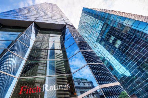 ​Fitch îşi suspendă operaţiunile comerciale din Rusia