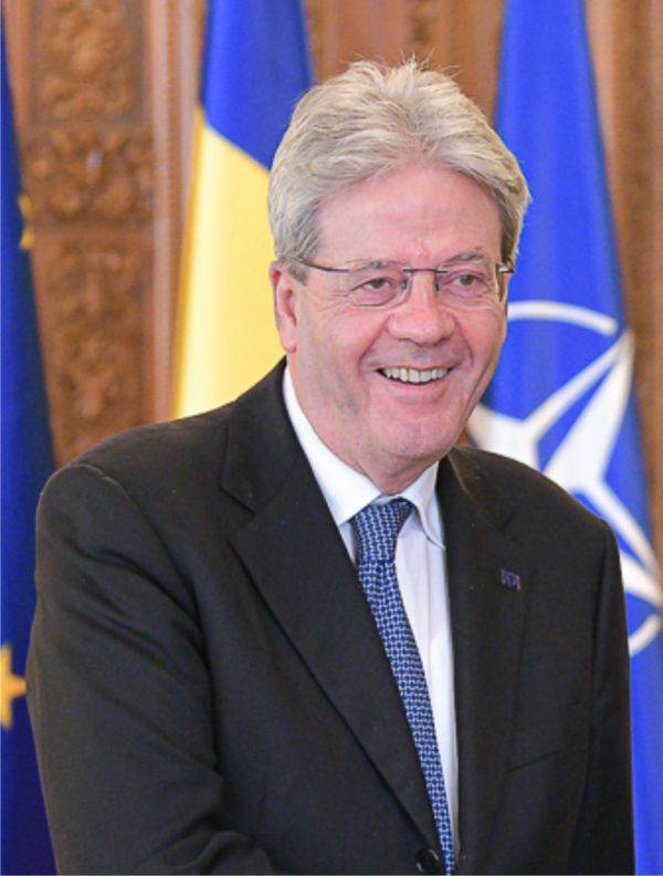 Paolo Gentiloni a mai afirmat că este încă prea devreme să estimăm impactul războiului din Ucraina asupra economiei europene, dar este clar că acea creştere economică de +4% prognozată în ianuarie pentru UE şi de +4,2% pentru România va trebui să fie revizuită în jos.