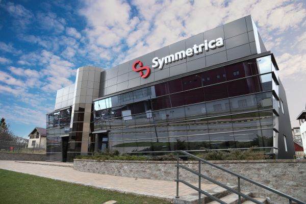 Symmetrica investeşte 10 milioane de euro pentru retehnologizarea completă a fabricii din Suceava