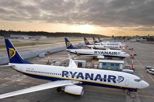 Ryanair estimează 15 milioane de pasageri în luna mai şi rezervări foarte multe în vară