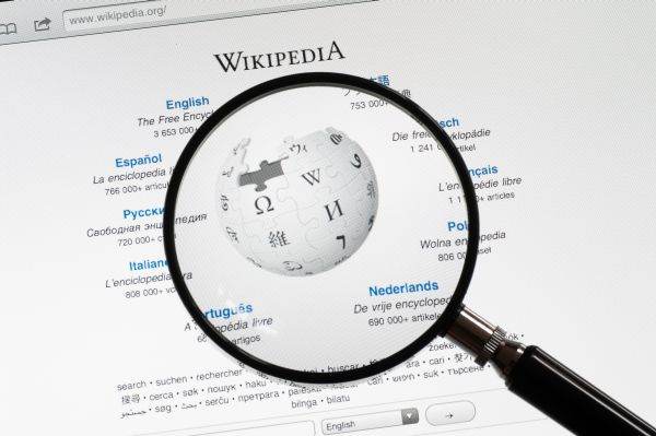 Autoritatea de reglementare a telecomunicaţiilor din Rusia adoptă măsuri de pedepsire a companiei Wikimedia Foundation