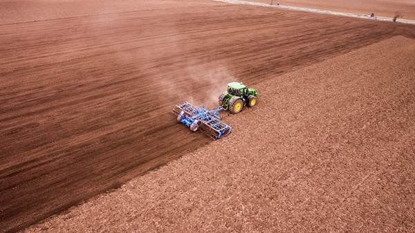 Valoarea producţiei ramurii agricole a crescut cu 11,7% în 2021, la 101,55 miliarde lei