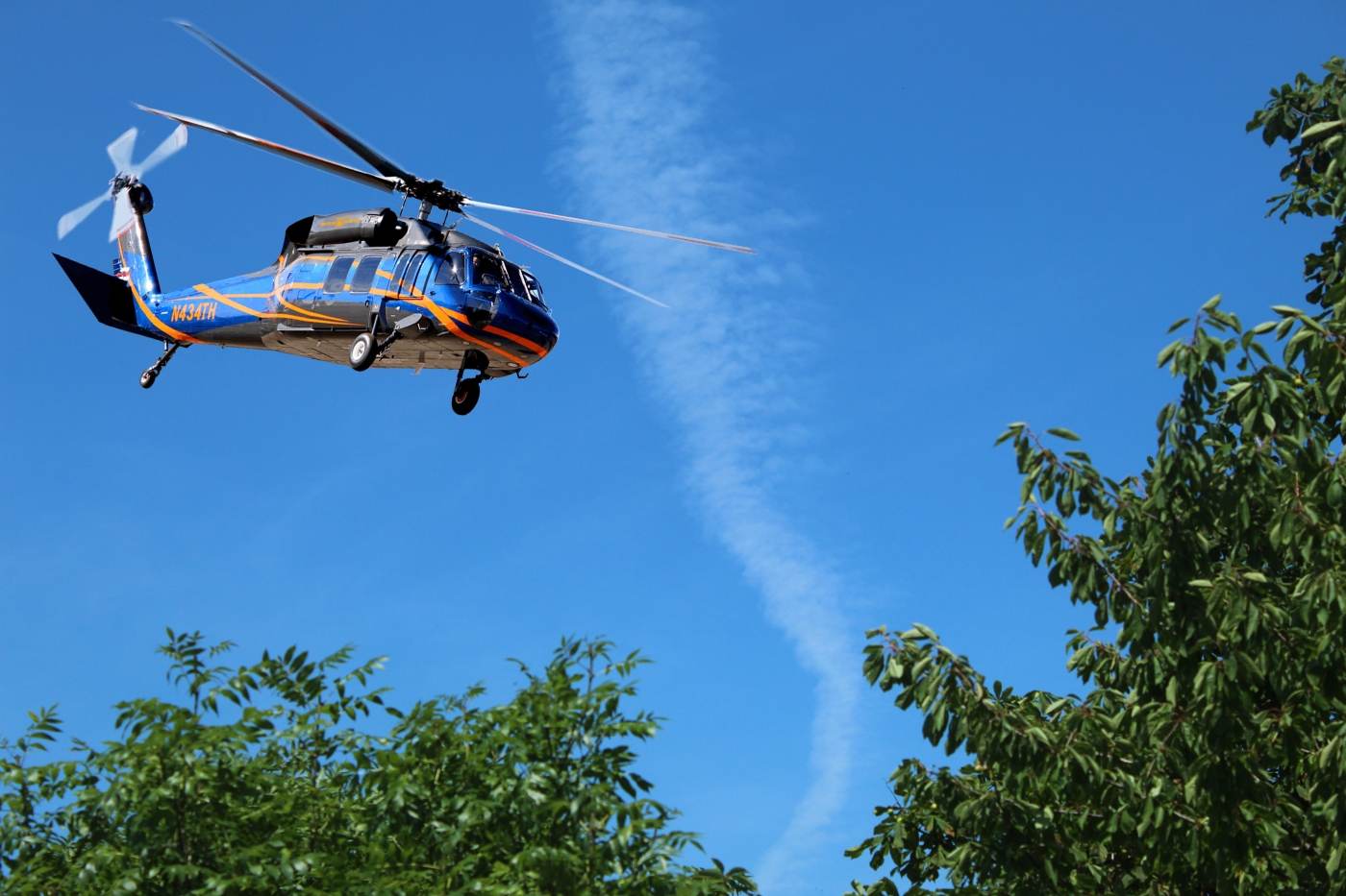 Un elicopter al armatei, dat dispărut cu 6 persoane la bord