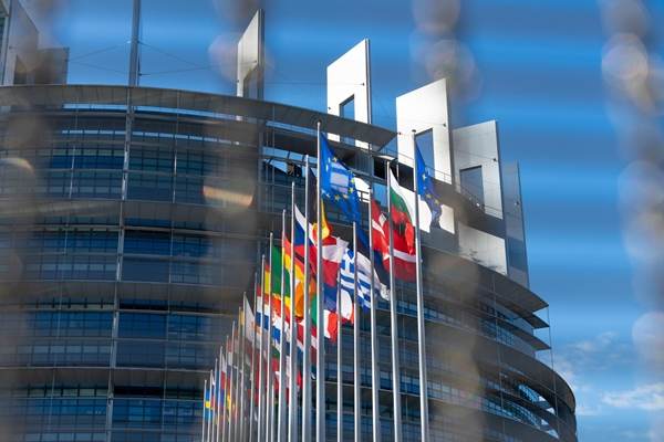 UE a aprobat o schemă românească în valoare de 358 de milioane de euro pentru companiile afectate de pandemie