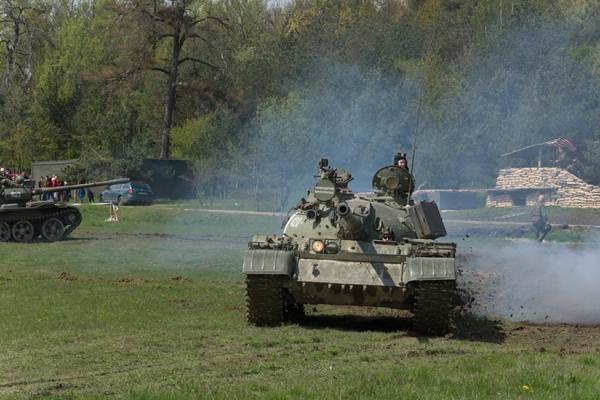 "UE trebuie să furnizeze tancuri Ucrainei"