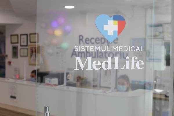 MedLife raportează o cifră de afaceri consolidată pro-forma de 405 milioane de euro pentru anul 2022