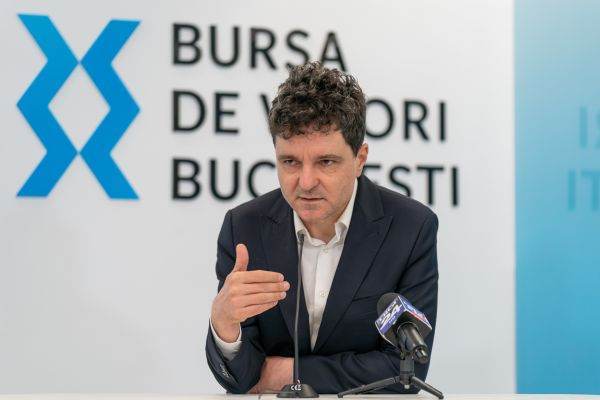 Nicuşor Dan: "Se estimează realizarea a aproximativ 410 kilometri de canalizaţie de comunicaţii electronice"