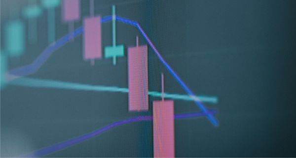 EY: Listările au scăzut în trimestrul întâi, la nivel mondial