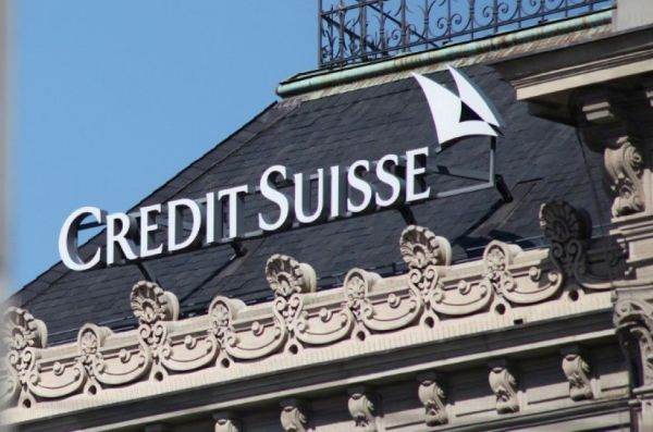 Procurorii elveţieni vor ancheta preluarea Credit Suisse de către UBS