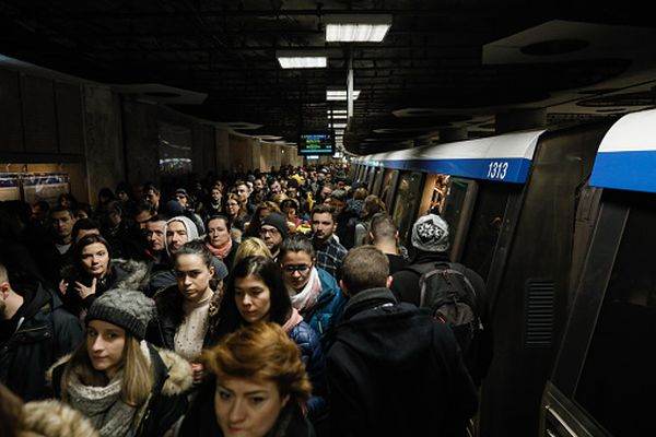 Fraudă la Metrorex pentru ocuparea unor posturi de mecanic ajutor locomotivă