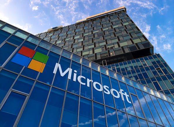 Preşedintele Microsoft a declarat că Marea Britanie a zdruncinat încrederea companiilor ca destinaţie pentru afacerile tehnologice