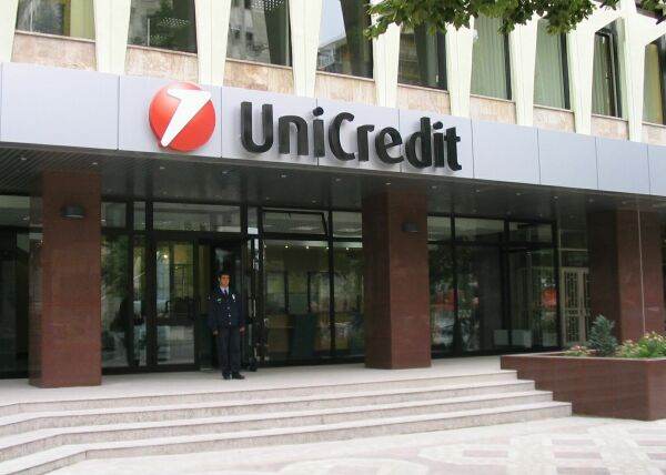 Şeful UniCredit spune că volatilitatea financiară va continua 