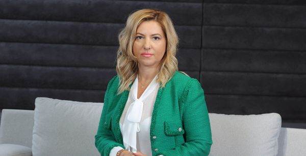 Raluca Dorobanţu, CEO Chairry Design & Furniture