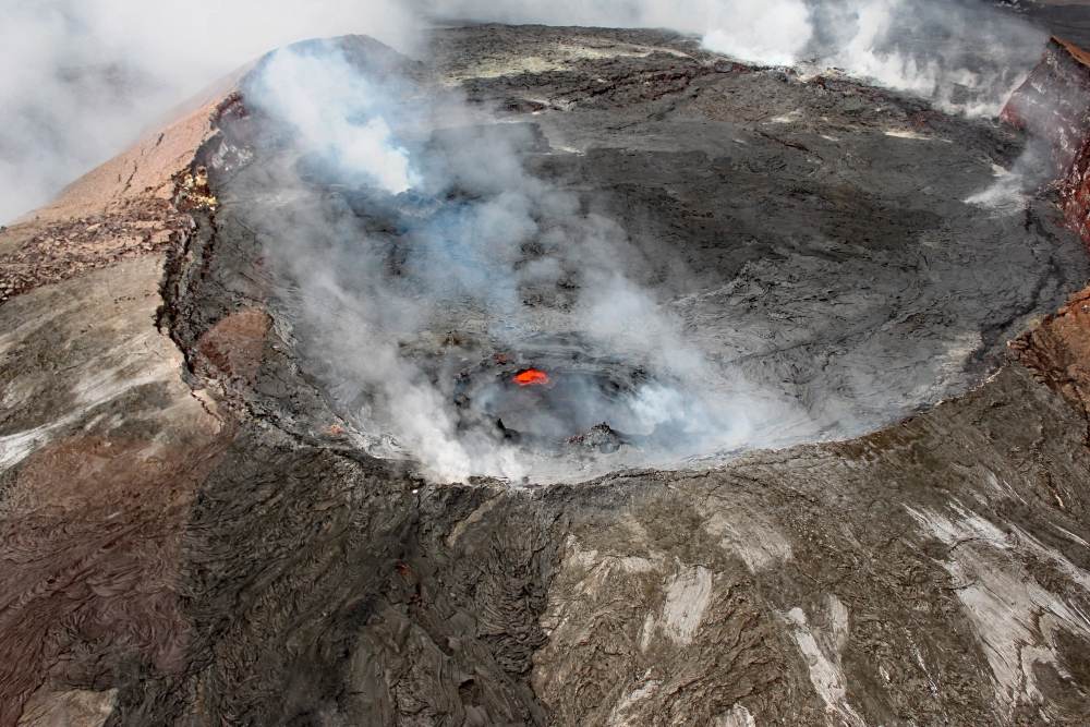 Unul dintre cei mai activi vulcani ai planetei a erupt în Hawaii