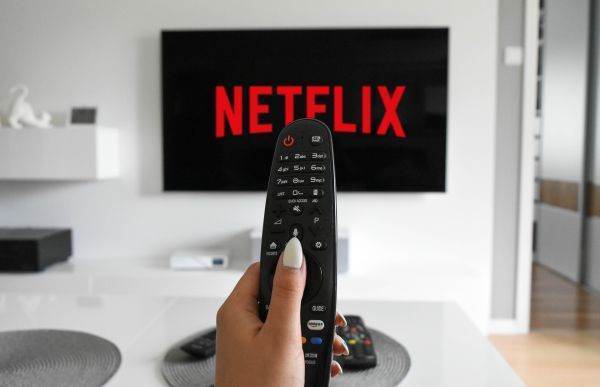  Netflix ar putea difuza producţii HBO