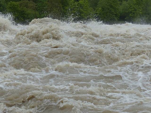 După trei zile de ploi torenţiale, inundatiile fac victime Coreea de Sud