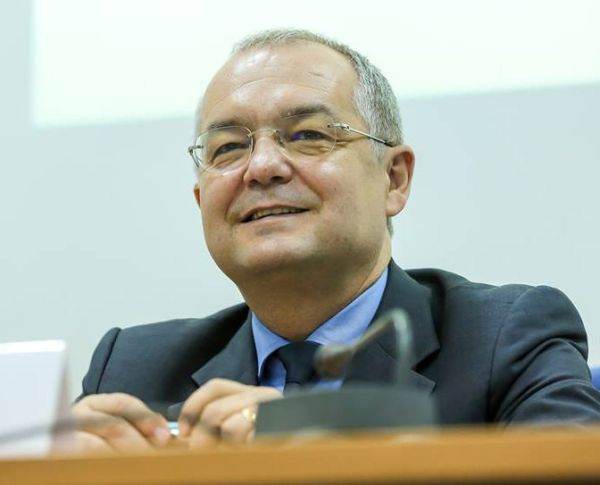 Emil Boc: "Investiţia în educaţie este cea mai sigură investiţie din lume"