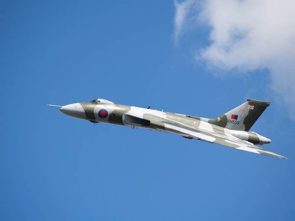 Marea Britanie a identificat două bombardiere ruse în spaţiul aerian de deasupra Scoţiei