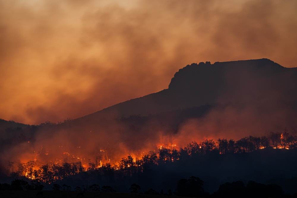 Fumul acoperă oraşul Sydney înainte de un sezon intens al incendiilor