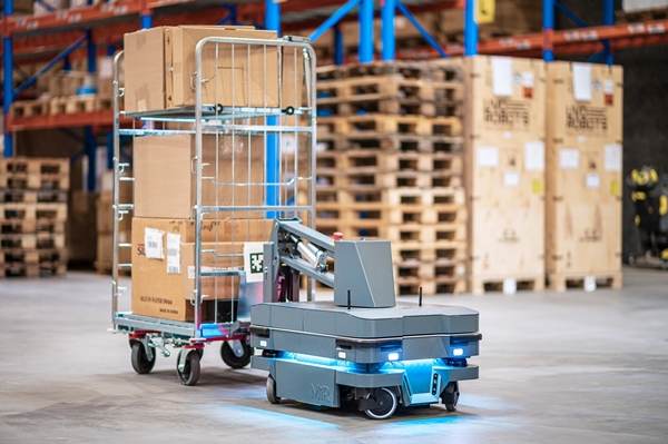 Mobile Industrial Robots: Automatizarea proceselor intralogistice influenţează pozitiv capacitatea de producţie