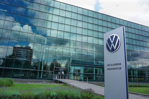 Volkswagen va continua producţia de vehicule electrice la Dresda