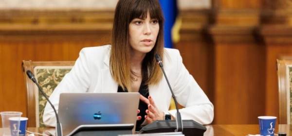 Prună, USR: "Soluţia nu e să blocăm expansiunea prosumatorilor, ci să susţinem acest tip de producţie de energie"