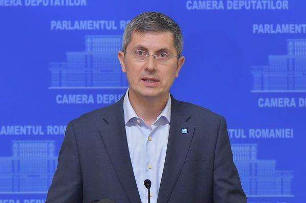 Dan Barna: "E simplu să avem o reglementare de interzicere a cumulului pensiei speciale cu salariul"