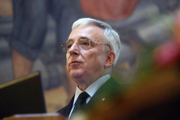 Isărescu: "Almost all central banks keep half of their gold stock in an international center" 