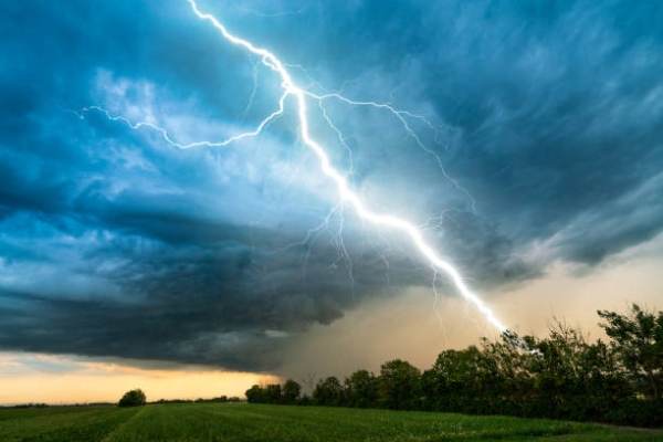 eToro lansează XtremeWeather, un portofoliu care oferă expunere la companii rezistente la vreme extremă