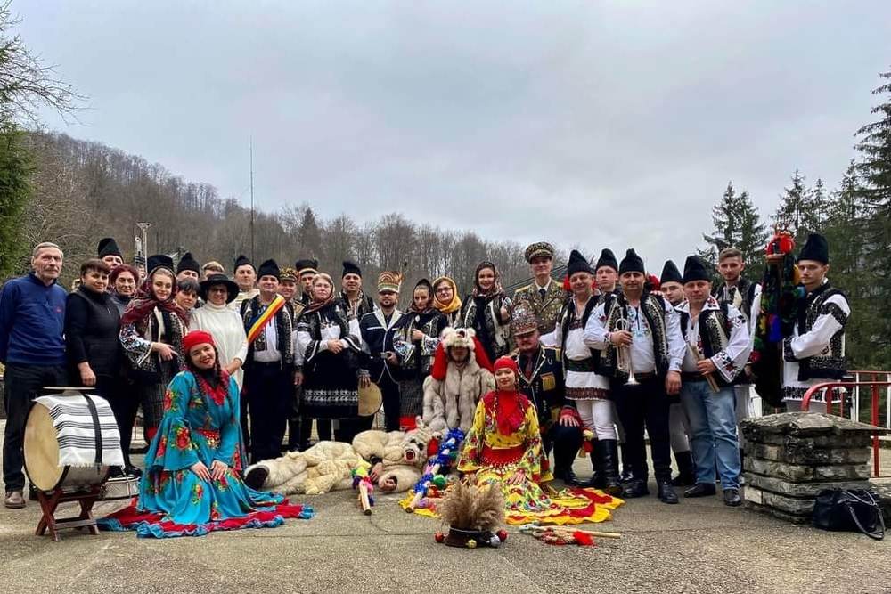 Primăria comunei Moroeni organizează "Festivalul Colindelor"- ediţia a V-a"