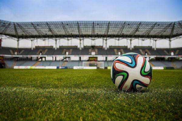 UEFA a decis sancţiuni pentru Legia Varşovia, FC Copenhaga, Eintracht Frankfurt, Servette, Lens şi Lazio