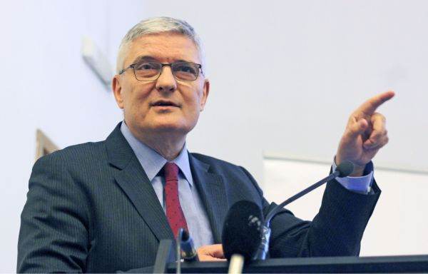 Daniel Dăianu, the president of the Fiscal Council: "Regarding the medium-term projected fiscal-budgetary framework, the budgetary consolidation in the period 2025-2027, as provided for in the documents received on December 9, is projected to it was made exclusively on the expenditure side, the share of budget revenues in GDP indicating a downward trend in the analyzed period". 