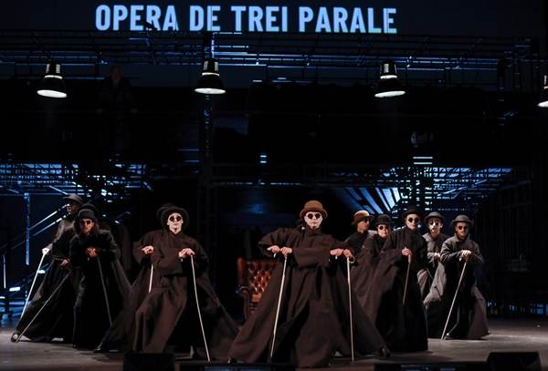 Premieră la început de an la TNB: Musicalul "Opera de trei parale" de Bertolt Brecht