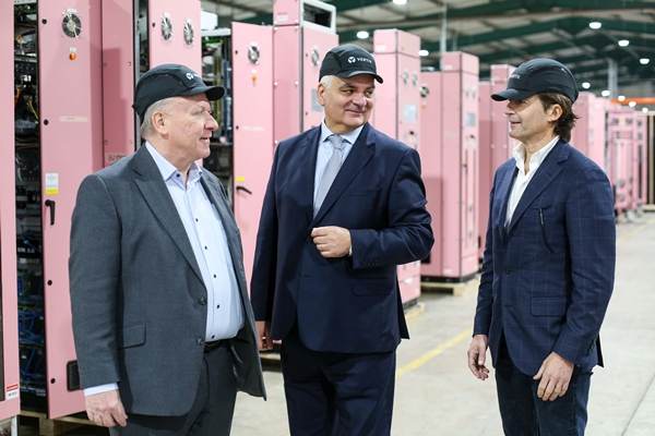 Vertiv proiectează dublarea capacităţii globale de producţie pentru aparatura de comutare Switchgear