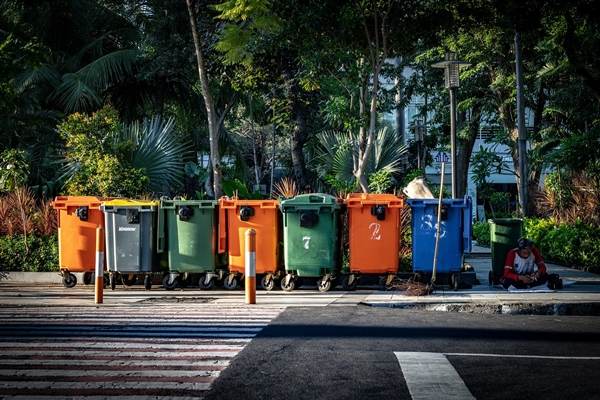 România, pe ultimul loc în UE la producţia şi reciclarea deşeurilor municipale