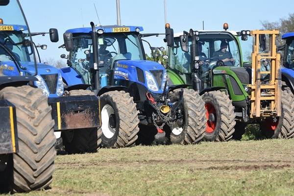 Presă: Fermierii din estul Europei vor protesta din nou pe 22 februarie