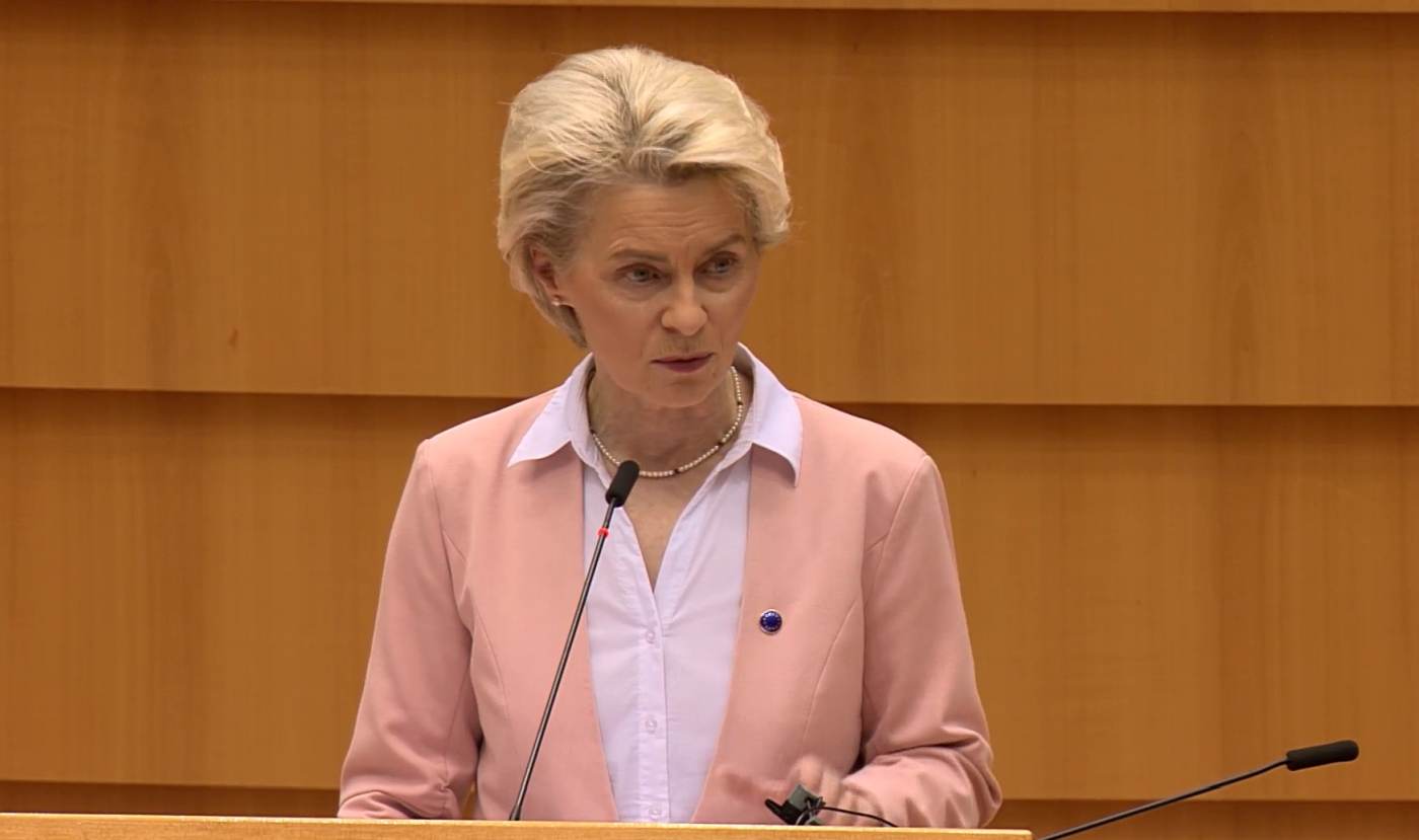 Ursula von der Leyen: "CE va prezenta o propunere în domeniul industriei de apărare"