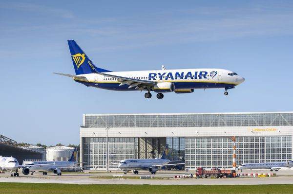 DPA: Şeful Ryanair se aşteaptă la preţuri mai ridicate ale biletelor de avion în această vară