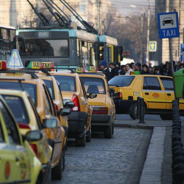  C.O.T.A.R - USR: Sorin Grindeanu favorizează taximetriştii şi încurcă piaţa! TAXIMETRIŞTI: Încurcăm Piaţa Constituţiei, în 4.000 de exemplare!