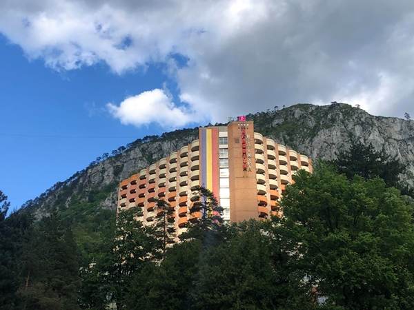 Bacolux Hotels deţin 28% din totalul locurilor de cazare hoteliere din Băile Herculane