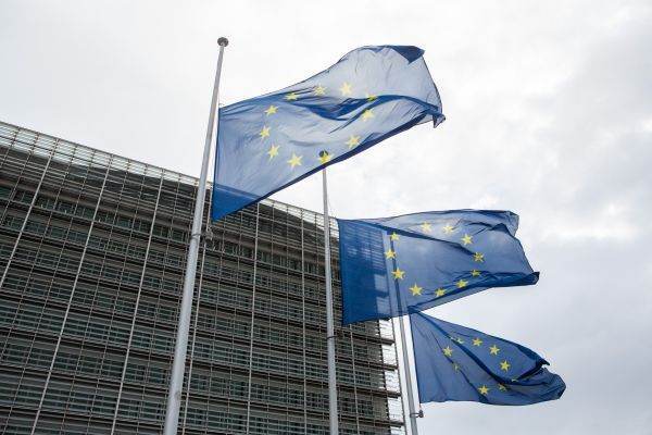 Comisia Europeană avertizează România că întârzierea reformelor pune în pericol fondurile din PNRR